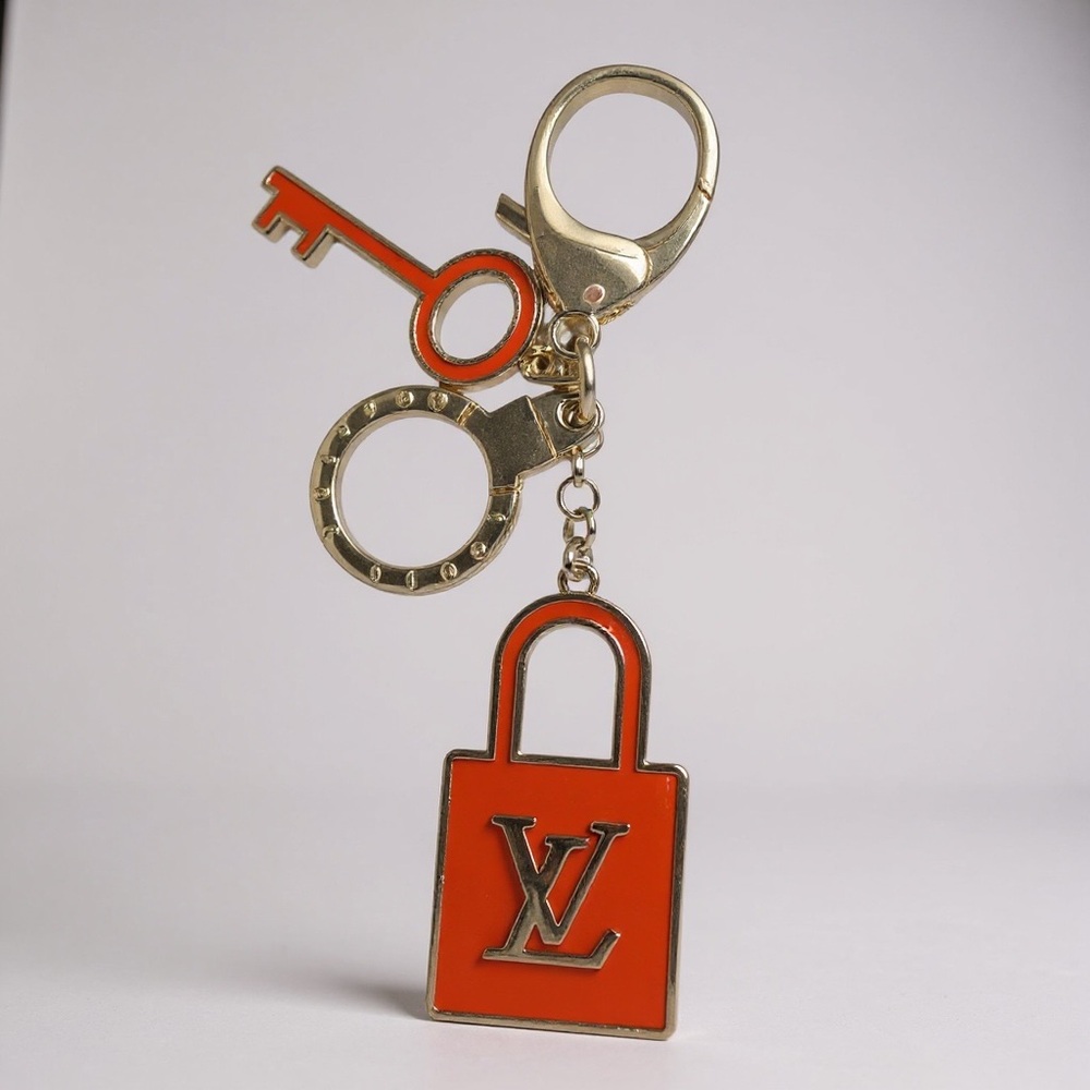 Luxury Orange padlock-N KEY gold tone metal bag charm key holder key ring NEW